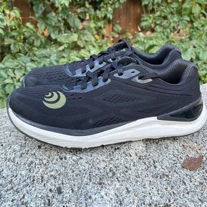 Topo Ultrafly 3 Black / Olive Men’s 10.5 Running Shoe